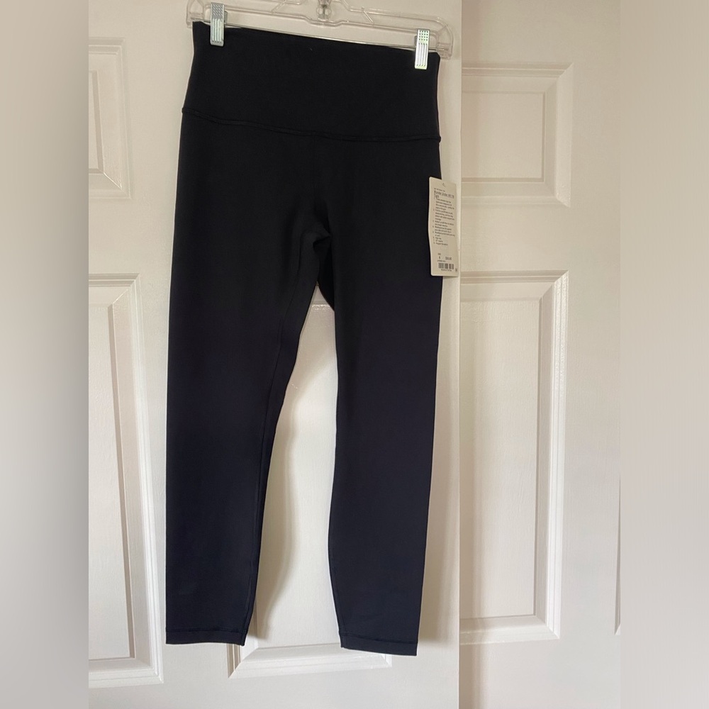 Lululemon black cropped leggings size 8